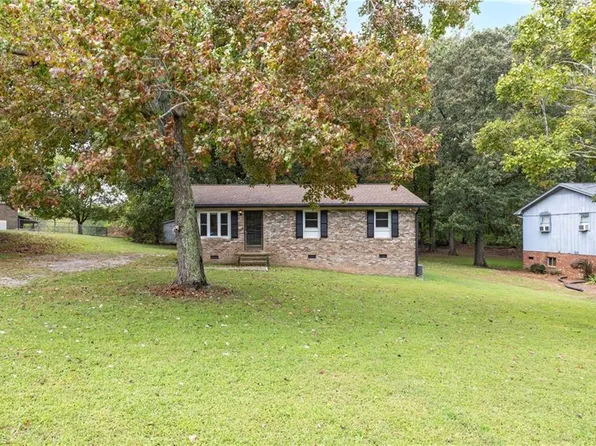 201 Gus Hill Rd, Clemmons, NC 27012