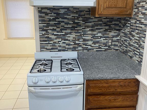 Gas stove