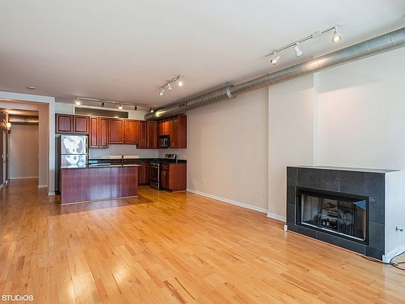 3rd image of 1200 W Monroe St APT 406