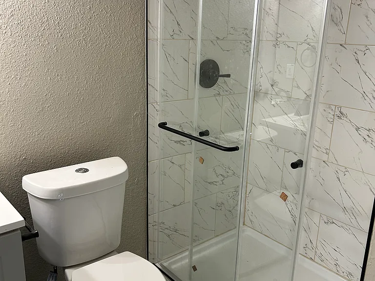 2815 Hedgerow Dr — Photo 9