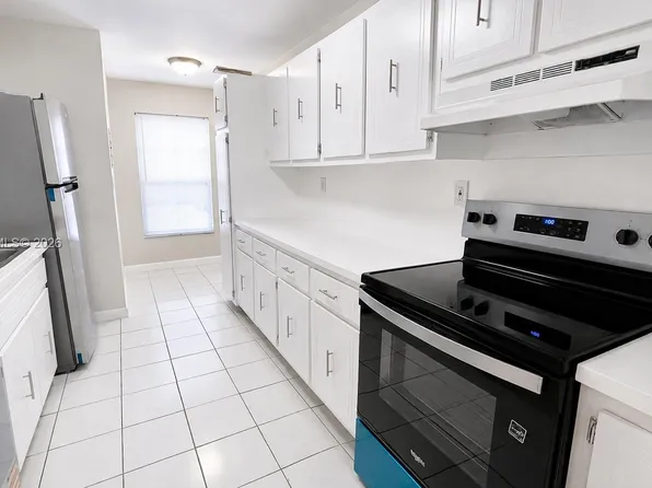 7345 W 4th Ave APT 402, Hialeah, FL 33014
