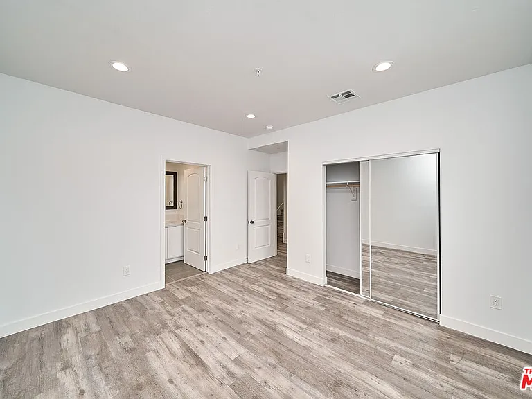 601 1/2 W 41st Pl — Photo 14