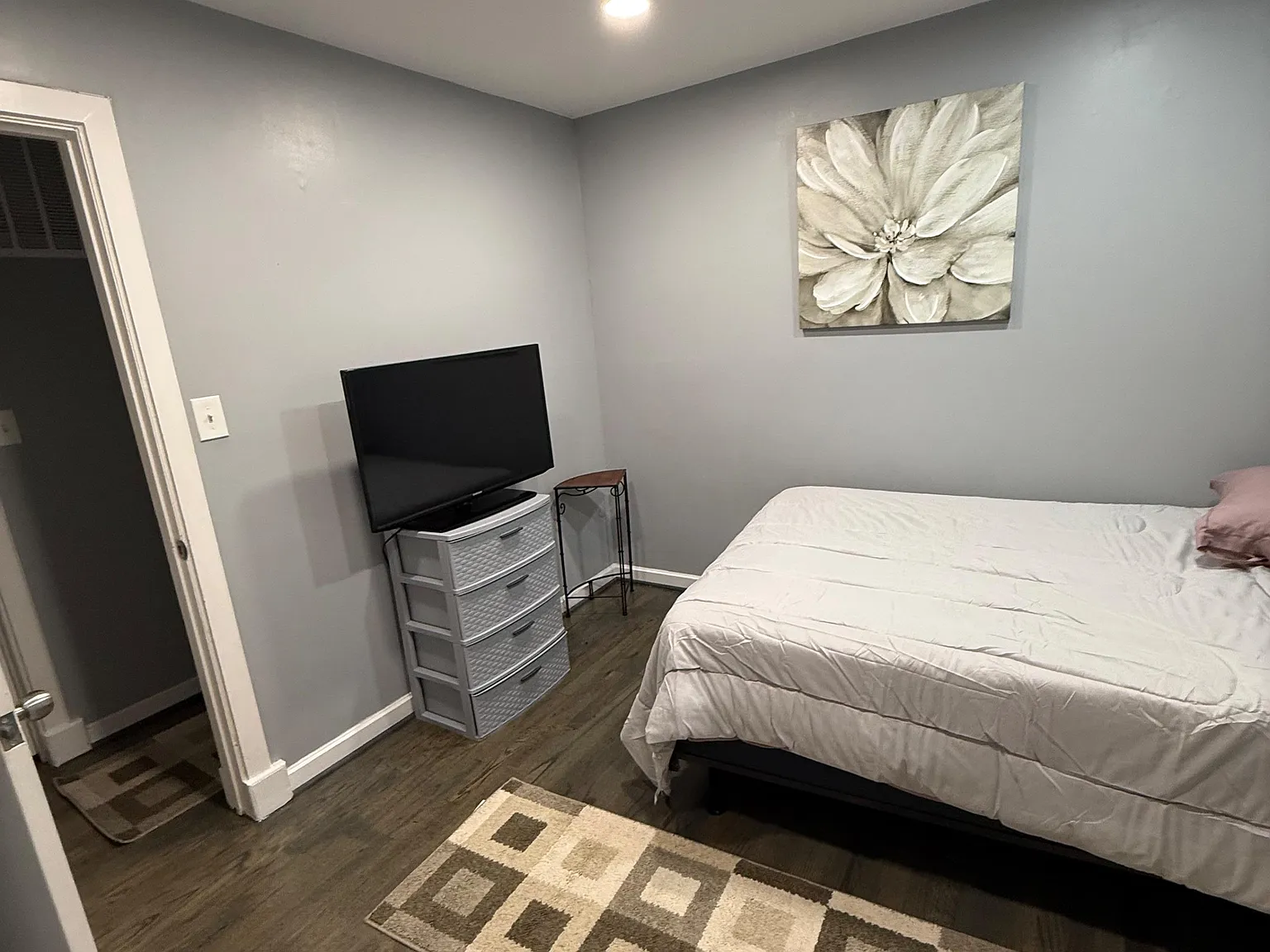 3 bed, 2.0 bath, 2800 sqft, $1,118 — Photo 4