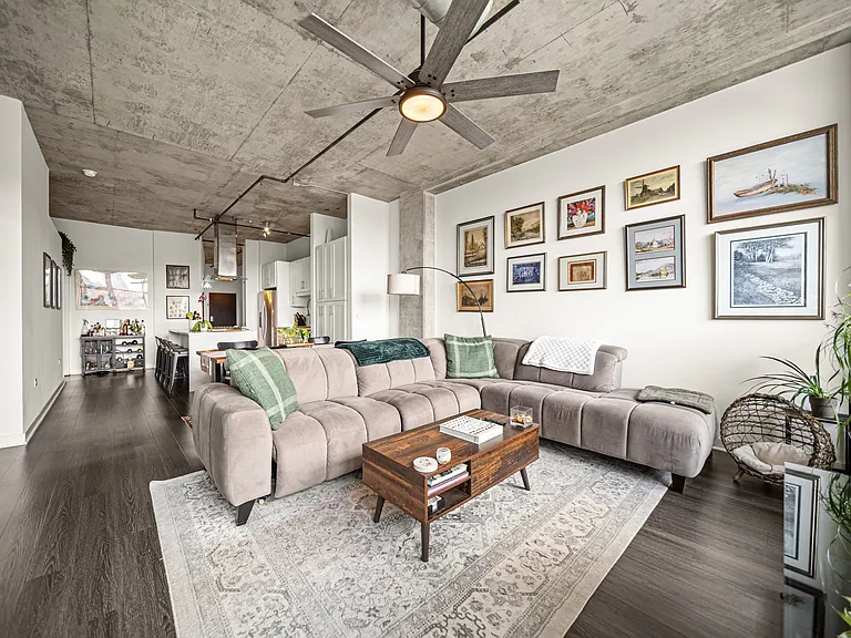 50 E 16th St #312 — Photo 6