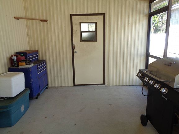 5th image of 7125 Amora Ave