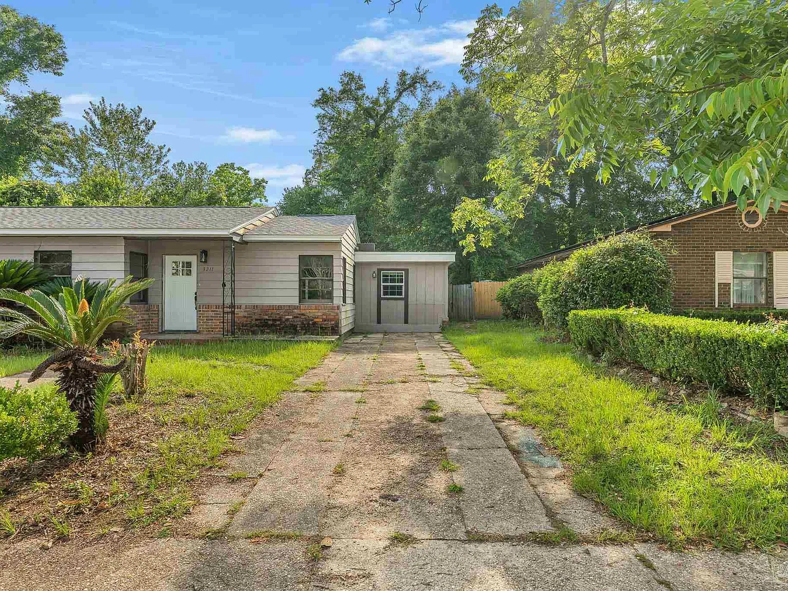 4 bed, 1.5 bath, 1518 sqft, $1,950 — Photo 3