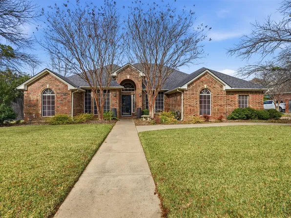 901 Dylan Ct, Burleson, TX 76028