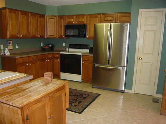 5th image of 115 Portland Dr
