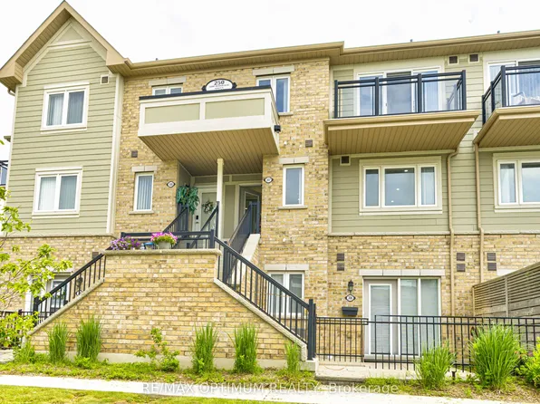 250 Sunny Meadow Blvd #307, Brampton, ON L6R 3Y6