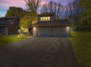 17 Jarvis Dr, Manlius, NY 13104