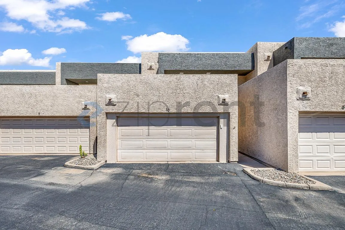 3 bed, 2.5 bath, 1580 sqft, $2,670 — Photo 1