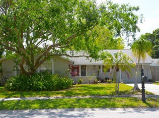 9960 82nd St, Seminole, FL 33777