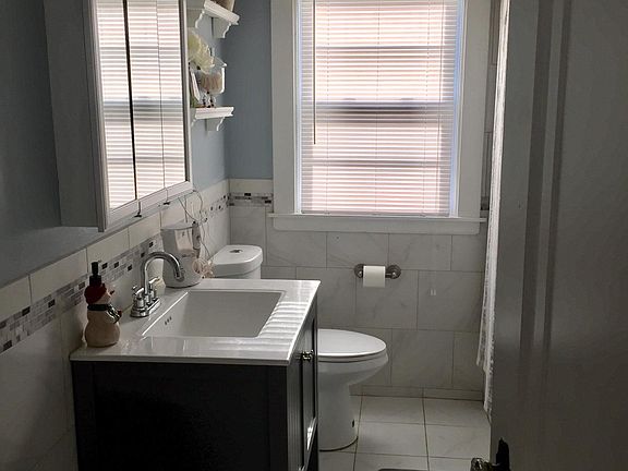 4th image of 414 River Ave