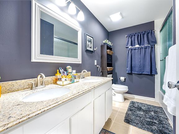 4th image of 8 Reservoir Ave