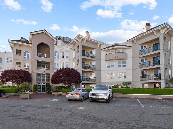 2nd image of 3172 Gladwin Rd #206
