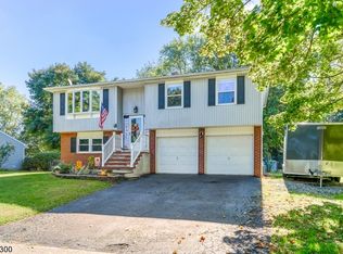 16 Hampton Ter, Phillipsburg, NJ 08865