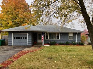 6917 Cedar Lake Rd S, Minneapolis, MN 55426