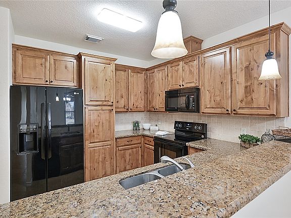 3rd image of 3802 Blackhawk Ln