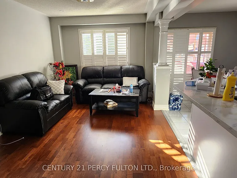 14 Flatfield Ter #MAIN — Photo 4