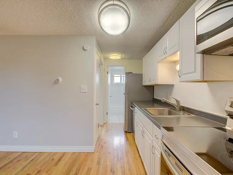 8 S Clarkson Street — Photo 19