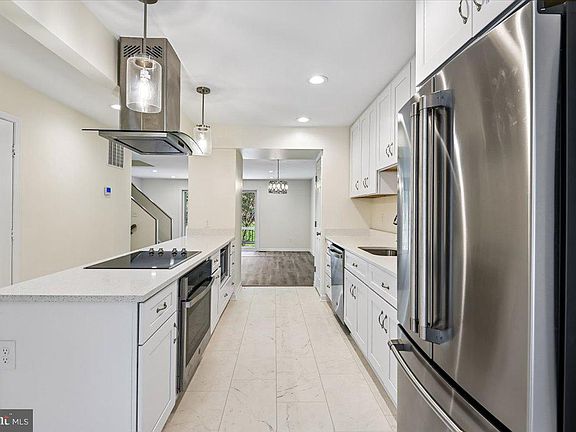 5th image of 5097 Columbia Rd #1618