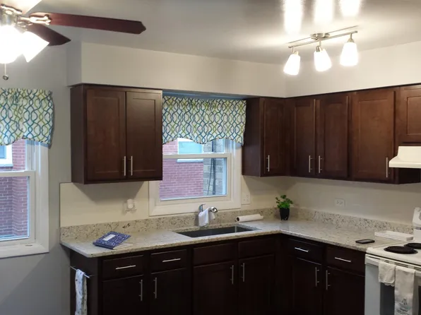 3898 Ruby St APT 1, Schiller Park, IL 60176