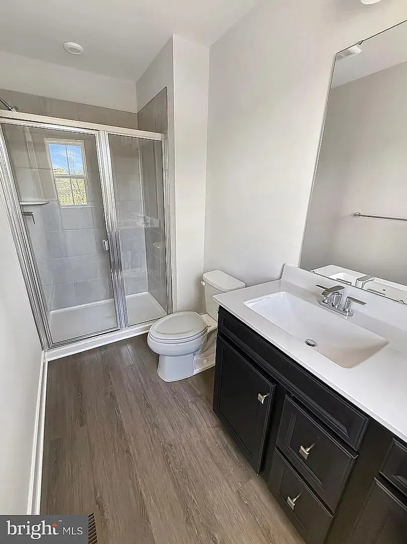 3 bed, 2176 sqft, $3,980 — Photo 4
