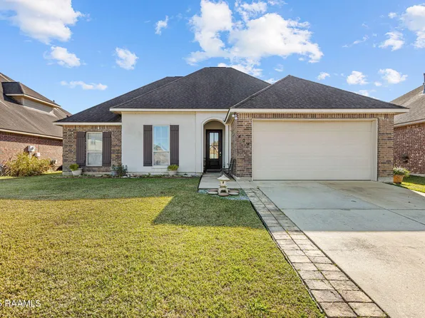 404 Cautillion Dr, Youngsville, LA 70592