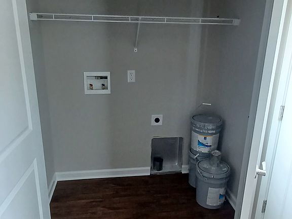 Full laundry hook up