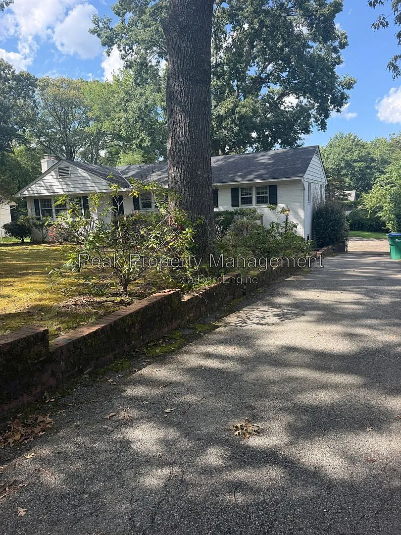 4 bed, 3.0 bath, 2402 sqft, $2,700 — Photo 2