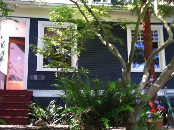 1029 NE 68th St, Seattle, WA 98115