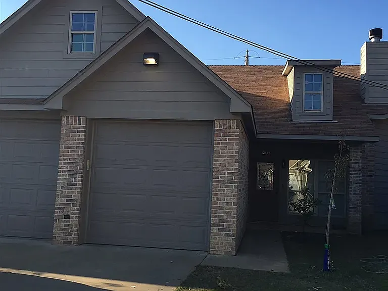 1203 Silver Spur — Photo 2