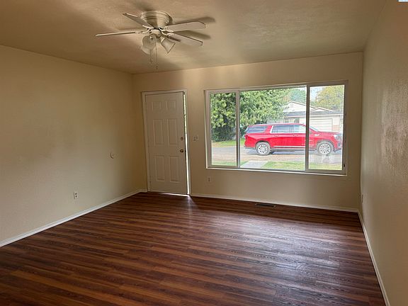 3rd image of 1015 Alice St