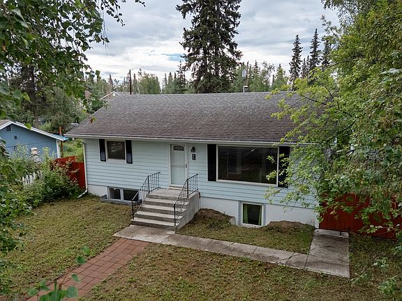 2nd image of 413 Eureka Ave