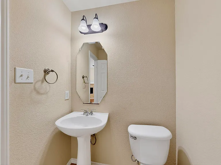 9906 Gessner Dr — Photo 26