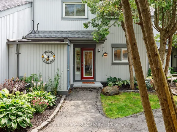 12 Dawson Dr #406, Collingwood, ON L9Y 5B4