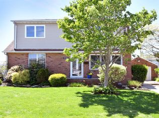 3544 Mallard Rd, Levittown, NY 11756