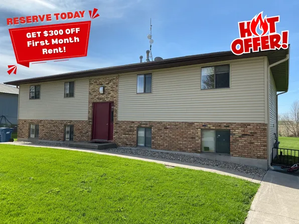 465 W James St, 465 W James St #1, Walcott, IA 52773