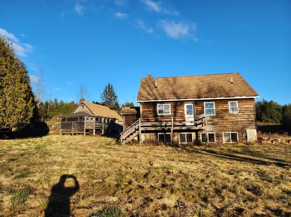 28 Gerrishville Avenue, Winter Harbor, ME 04693