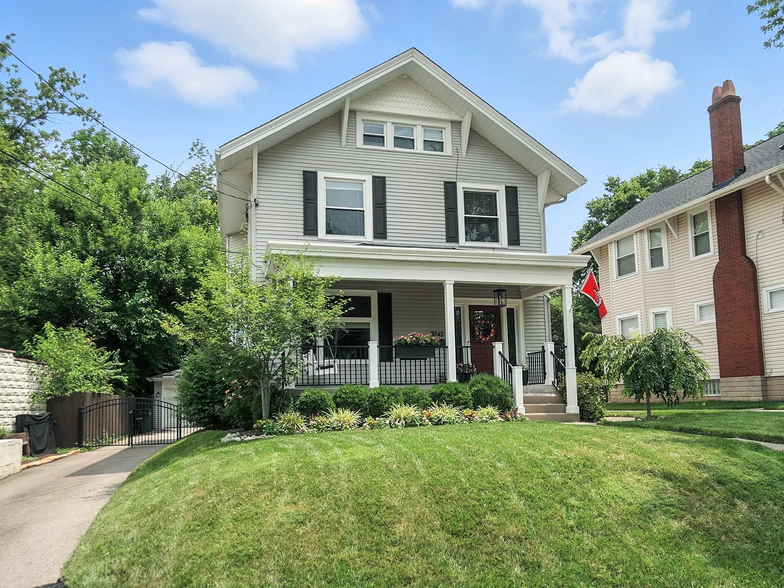 4 bed, 2551 sqft, $4,000 — Photo 2