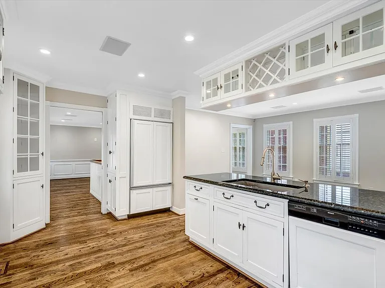303 S Union St — Photo 20