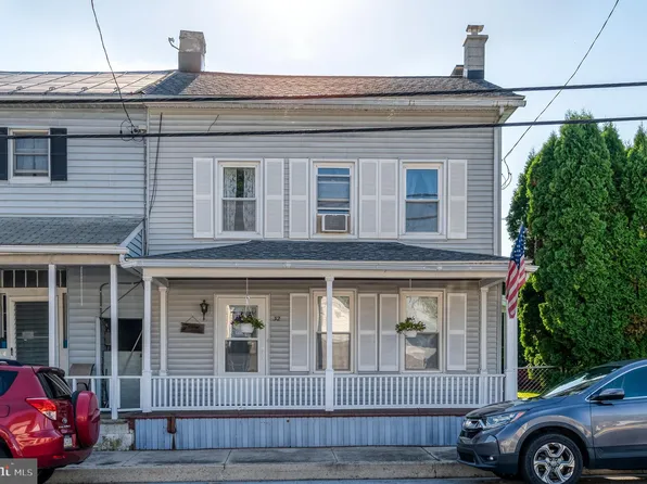 32 S York St, Etters, PA 17319