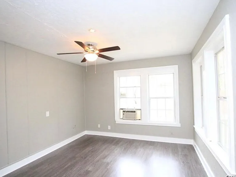 211 Regent — Photo 14