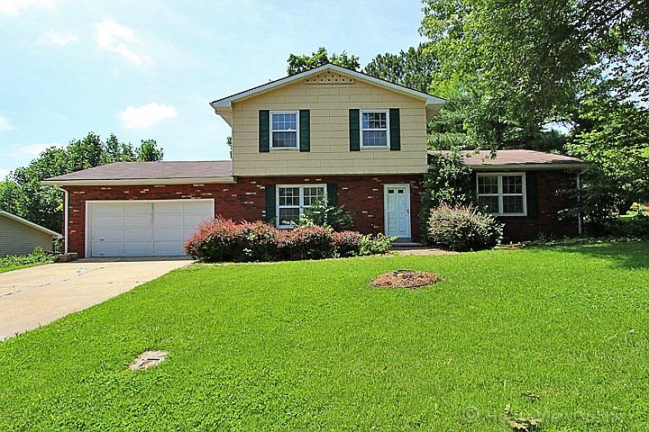 1st image of 627 Cordova Ln