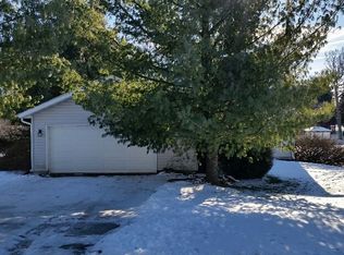 306 Marquette Dr SW, Poplar Grove, IL 61065