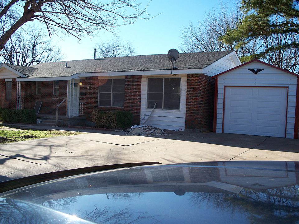 1st image of 1108 Shady Ln