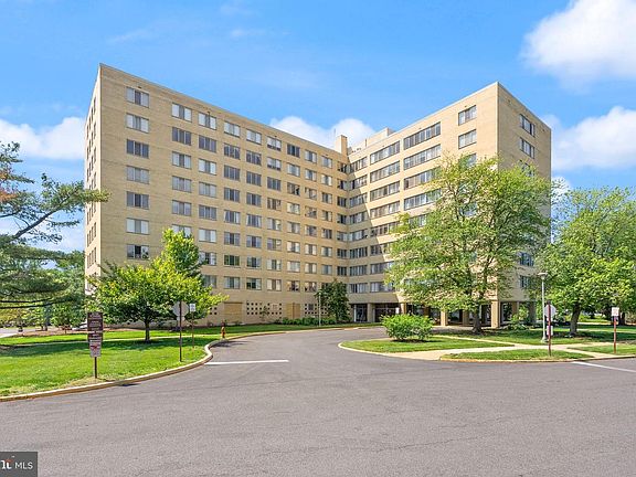 2nd image of 6621 Wakefield Dr APT 913