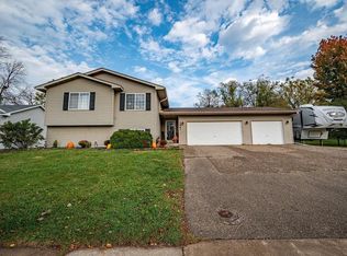 256 W Panther Dr, Ellsworth, WI 54011