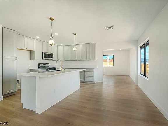 4th image of 3681 Lincoln Rd