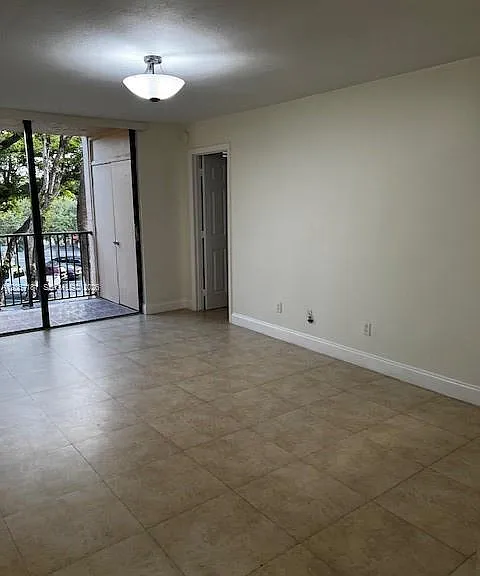 14525 N Kendall Dr #304J — Photo 9